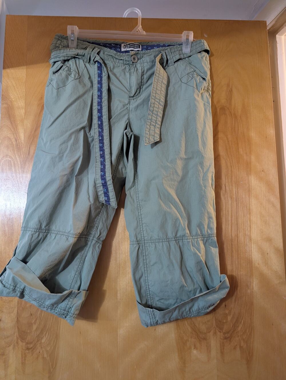 Vintage Y2K Route 66 Olive Green Cargo Capri Pants Floral Belt Size 9/10